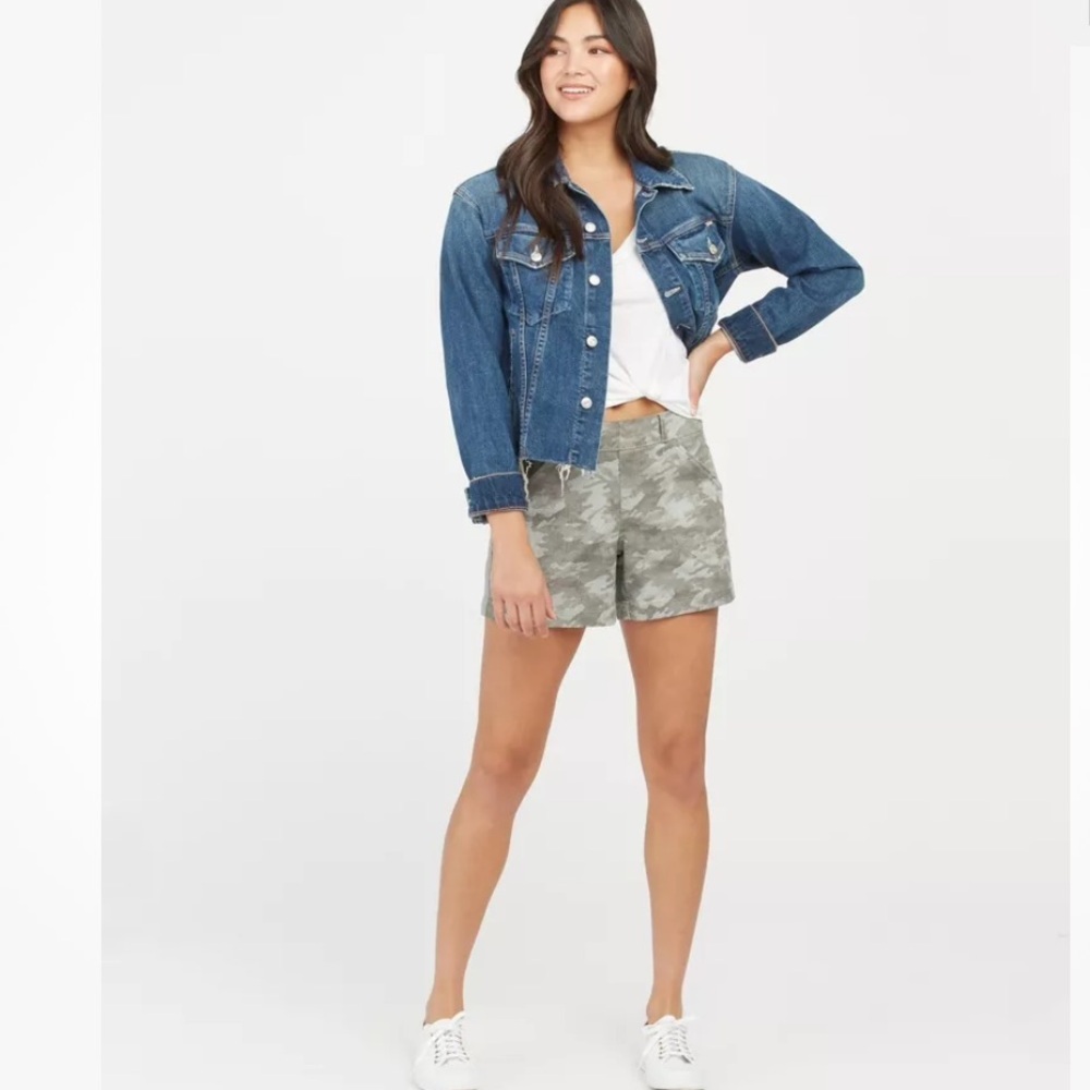 Spanx como Twill jeans shorts size medium new gray green